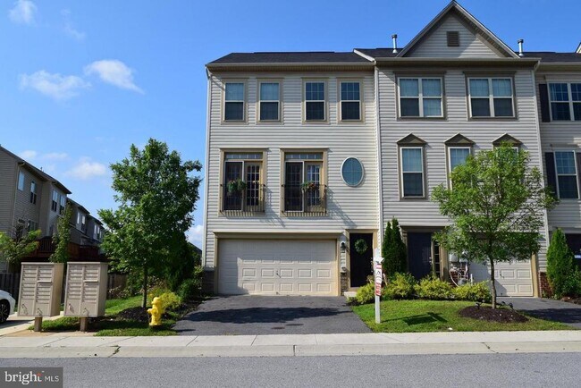 Building Photo - 1135 Carinoso Cir