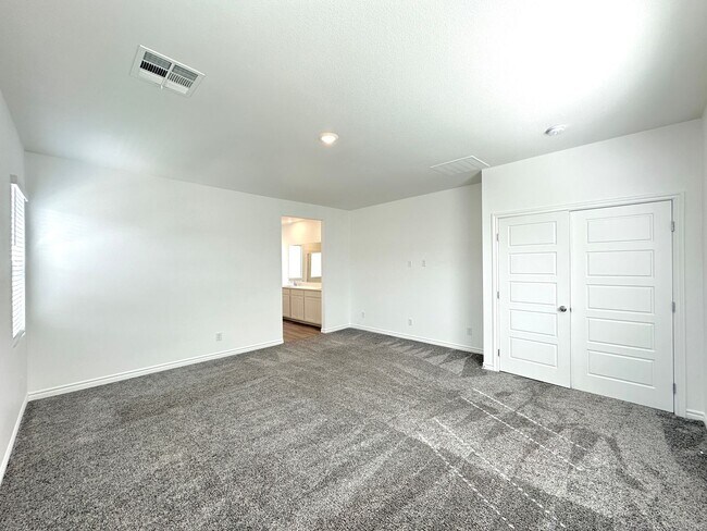 Building Photo - 8357 Aurora Rdg Ave