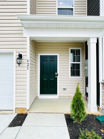 Building Photo - 425 Tevis St