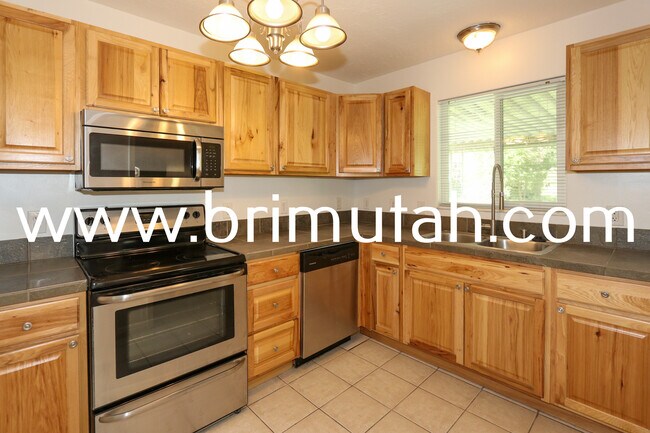 Building Photo - 1239 E Ridgedale Ln