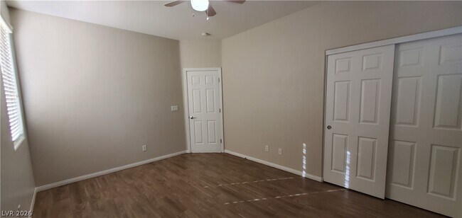 Building Photo - 382 Dogleg Dr