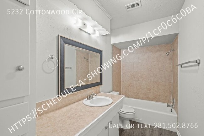 Building Photo - 5232 Cottonwood Cir