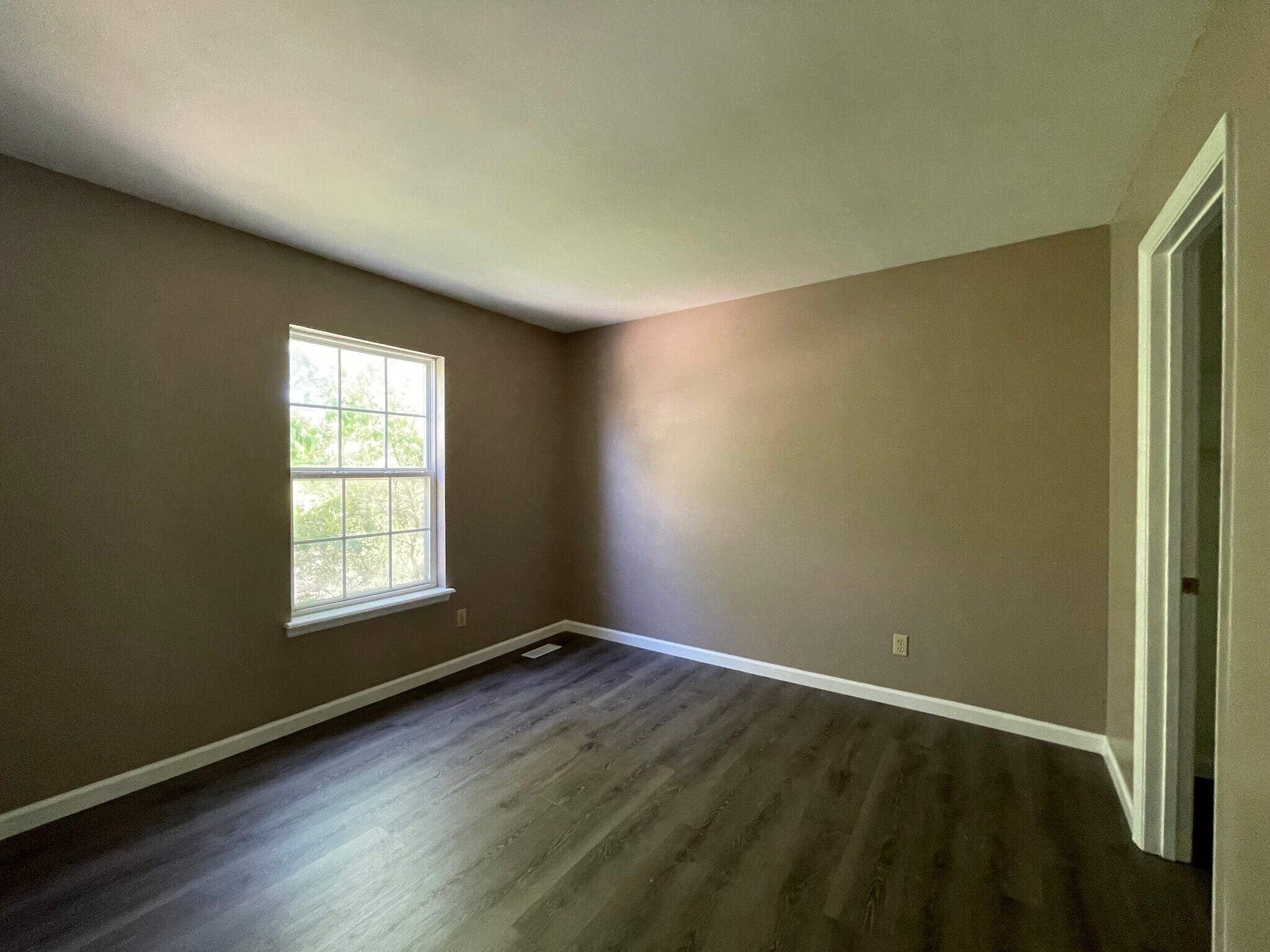 Building Photo - 636 Canary Estates Dr