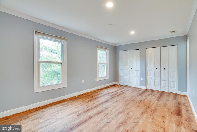 Building Photo - 5708 Heritage Crossing Ct