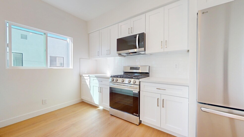 Building Photo - 5133 W 21st St