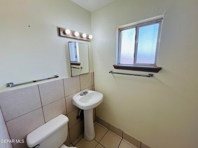 Building Photo - 356 Ridgemont Dr