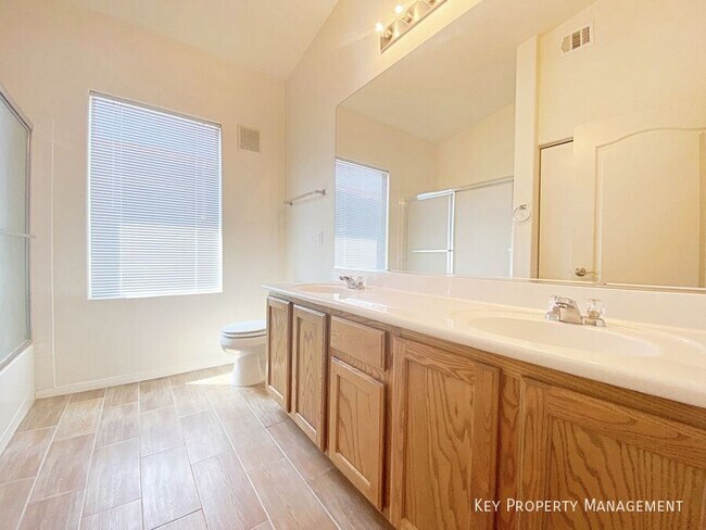 Building Photo - 3481 Desert Cliff St