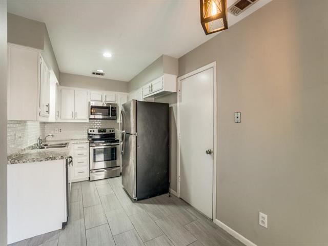 Building Photo - 3042 Airhaven St