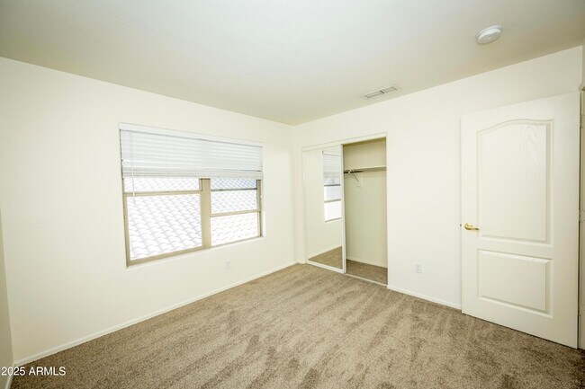 Building Photo - 3844 E Kings Ave