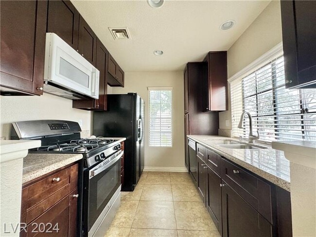 Building Photo - 4819 S Torrey Pines Dr
