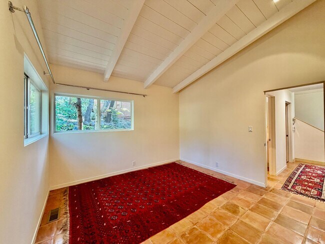 Building Photo - 321 Dutch Henry Canyon Rd