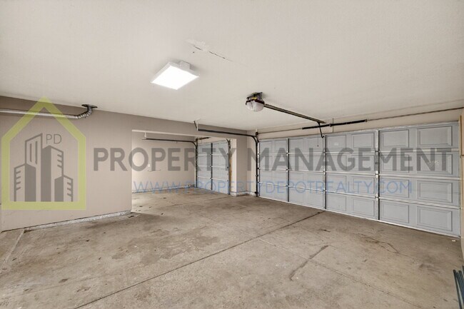 Building Photo - Spacious 3-Bedroom, 3-Bath Home Available