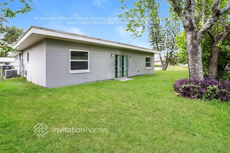 Building Photo - 3807 Spoonbill Ave