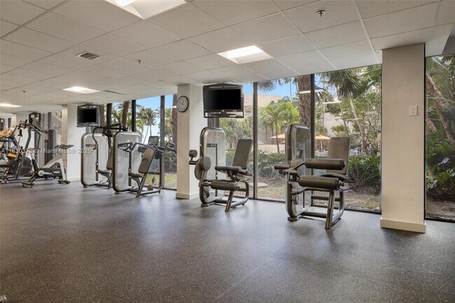 Building Photo - 540 Brickell Key Dr