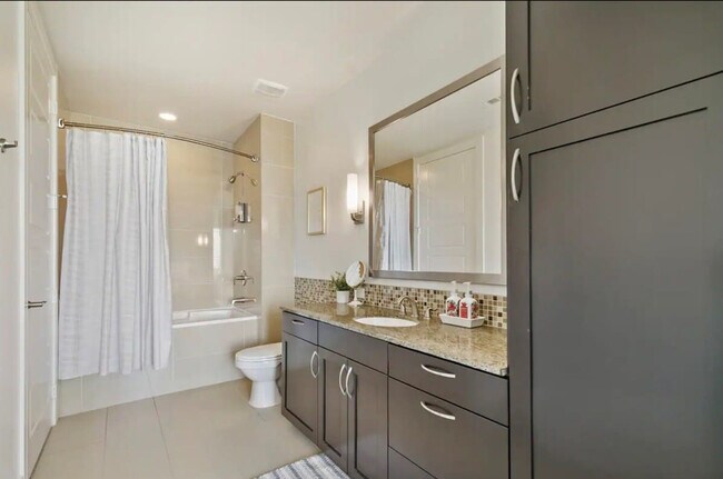 Building Photo - 101 Bowen St