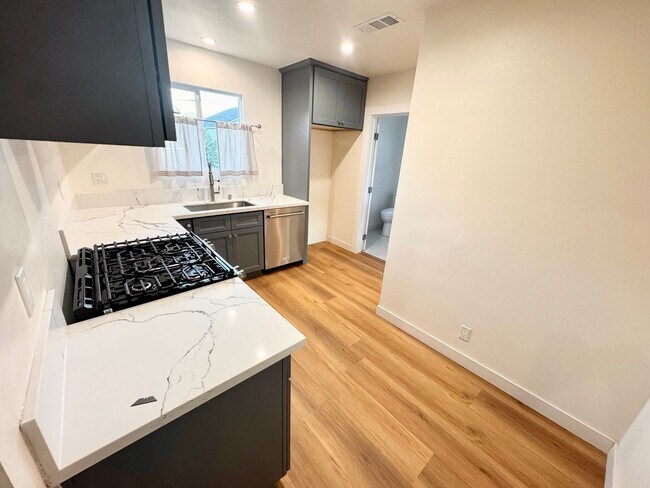 Building Photo - Beautifully Remodeled 3-Bedroom Home in Al...
