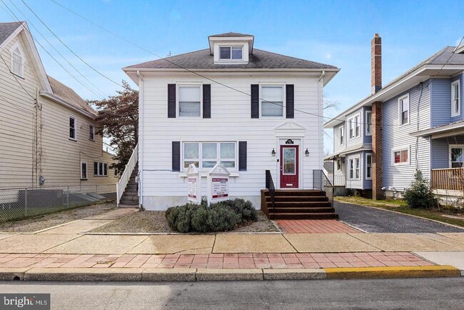 Primary Photo - 706 N High St