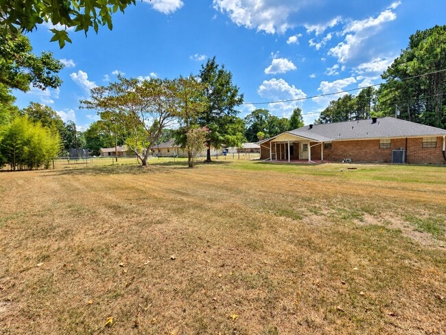 Building Photo - 167 Ramona Dr