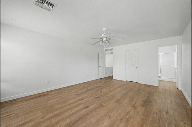 Building Photo - 1112 S Bogle Ct