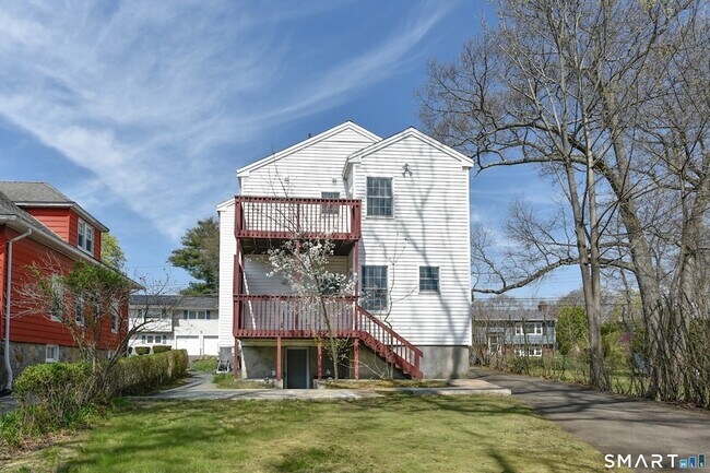 Building Photo - 5 Moody Ave