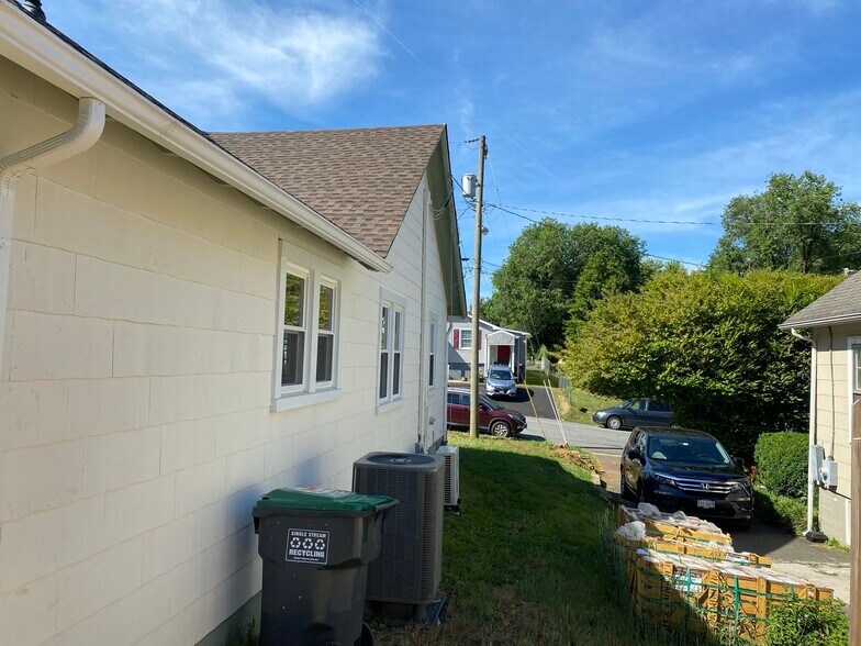 Side yard - 613 Blenheim Ave