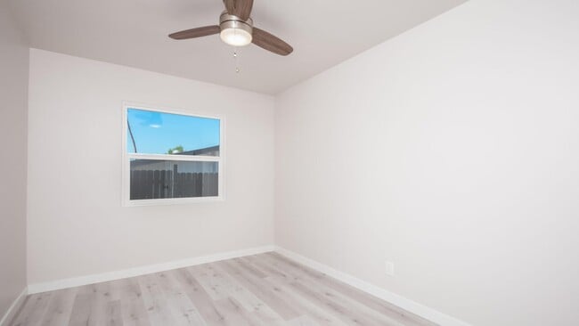 Building Photo - 1 Bedroom Duplex in National City *Move In...