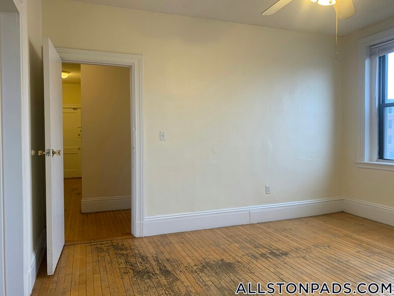 Building Photo - 441 Cambridge St