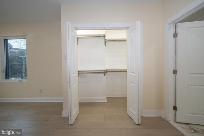 Building Photo - 622 Spring Ave