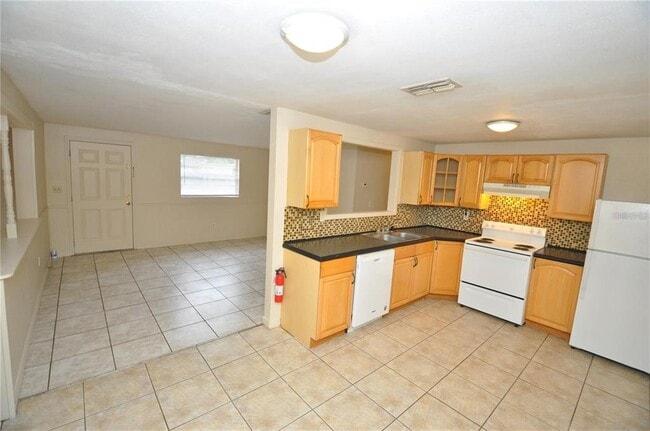 Building Photo - 4924 Pilgrim Ln