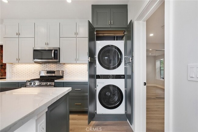 Building Photo - 33802 Street of the Violet Lantern