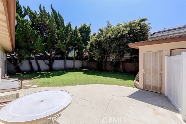 Building Photo - 2407 MacKay Ln