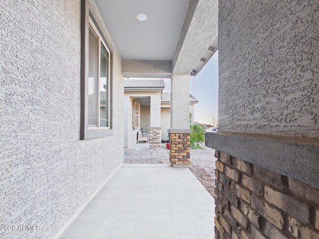 Building Photo - 25159 W Bowker St