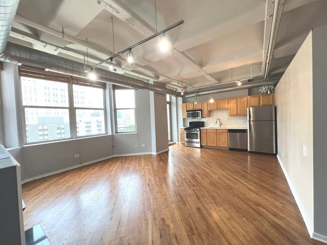 Building Photo - 500 S Clinton St