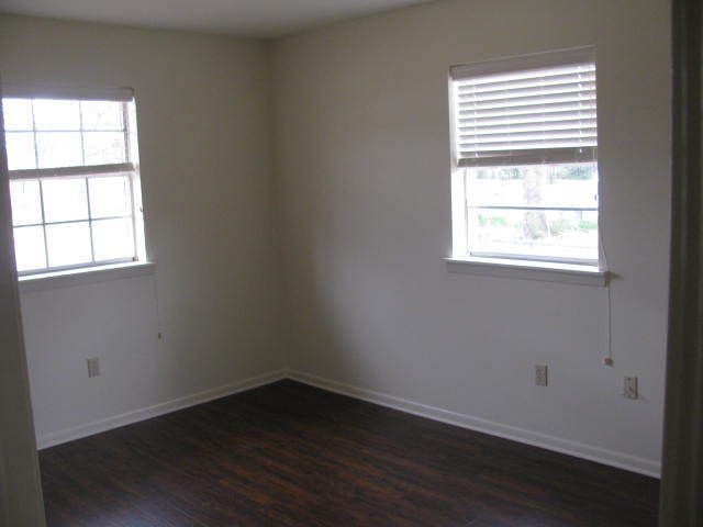 Building Photo - 2005 Glenhaven St