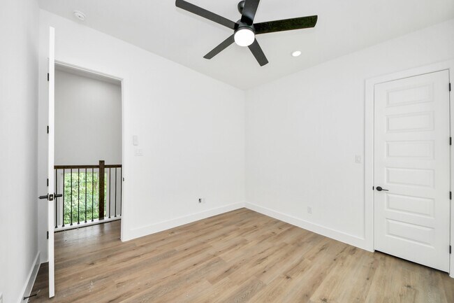 Building Photo - 8313 Venus St