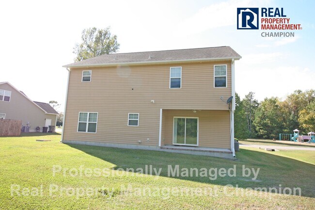 Building Photo - Large Home Near Camp Lejuene and Stone Bay