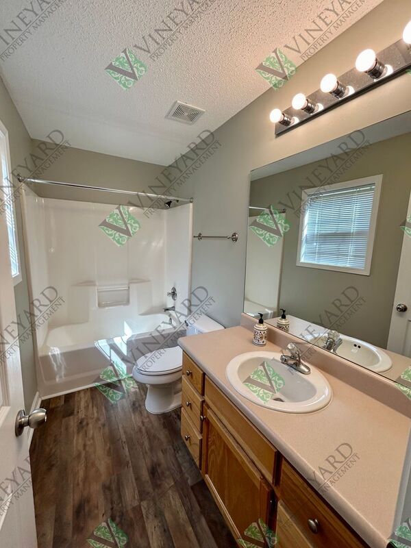 Building Photo - 19 Oak Grove Ln NW