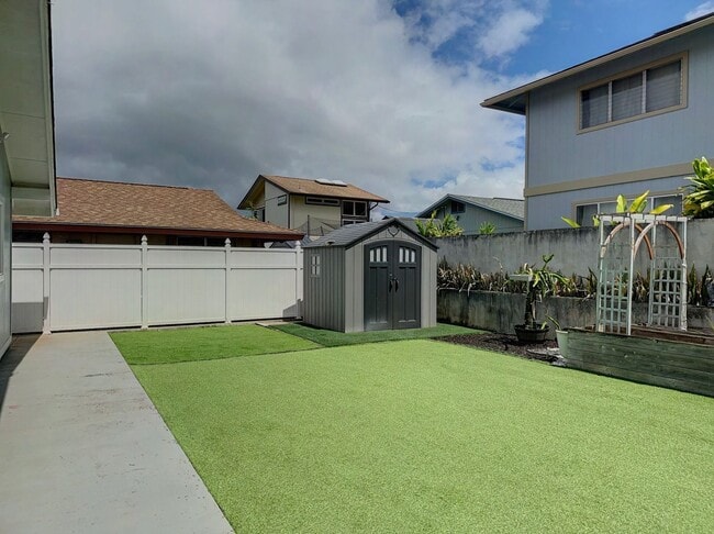 Building Photo - Mililani Town Living with PV, Tesla Batteries & EV Charger