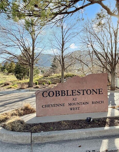 Building Photo - 422 Cobblestone Dr