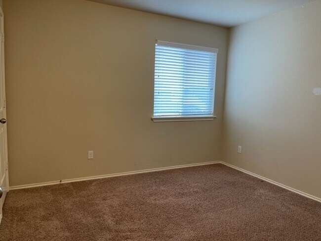 Building Photo - Lovely Home in Cedar Park Town Center