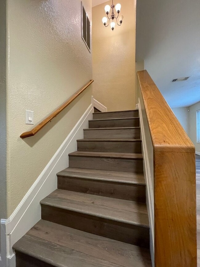 Building Photo - Spacious Citrus Heights Home with 3-Car Garage & Ample Storage