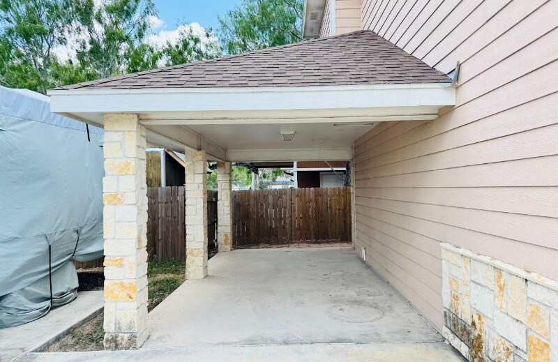 Building Photo - 1213 S Veterans Blvd