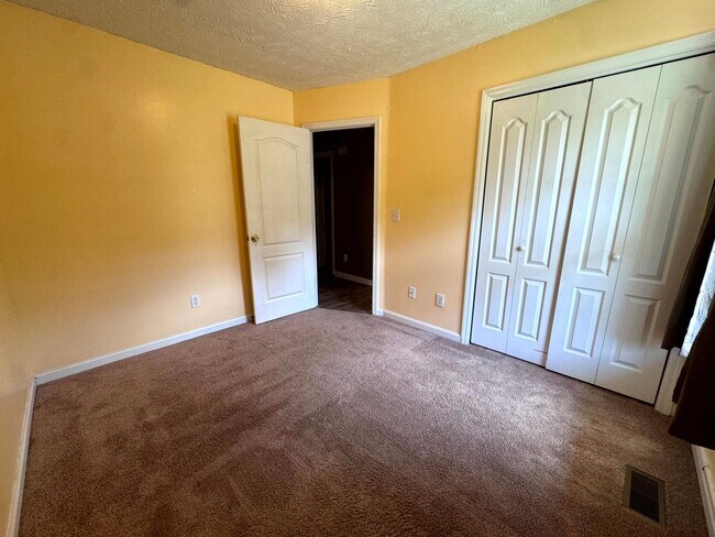 Building Photo - 109 Belle Boyd Dr
