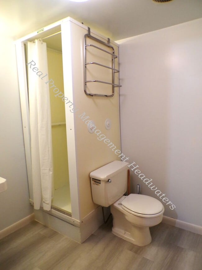 Building Photo - 3 Bedroom House for Rent