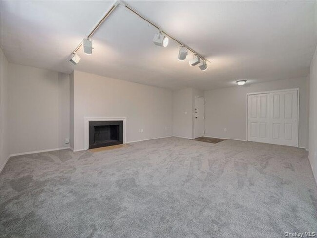 Building Photo - 391 Sierra Vista Ln