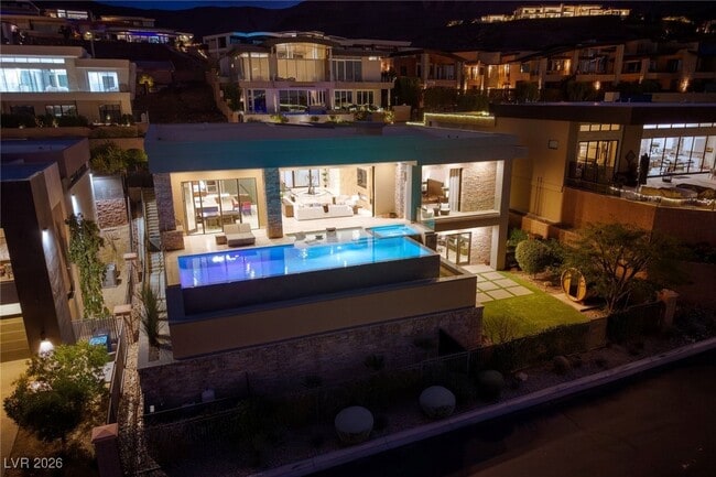 Building Photo - 675 Scenic Rim Dr