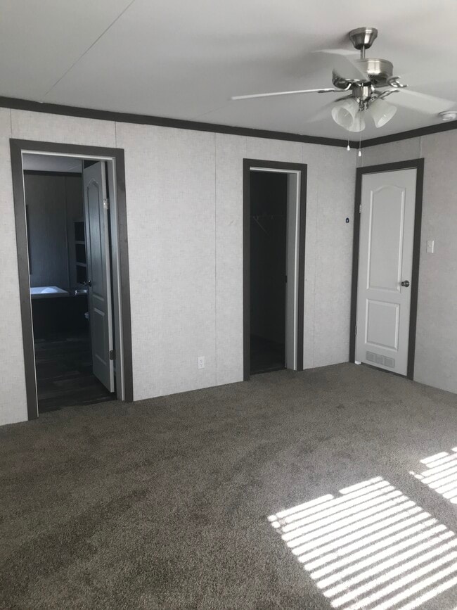Building Photo - 50 Cinnamon Ln
