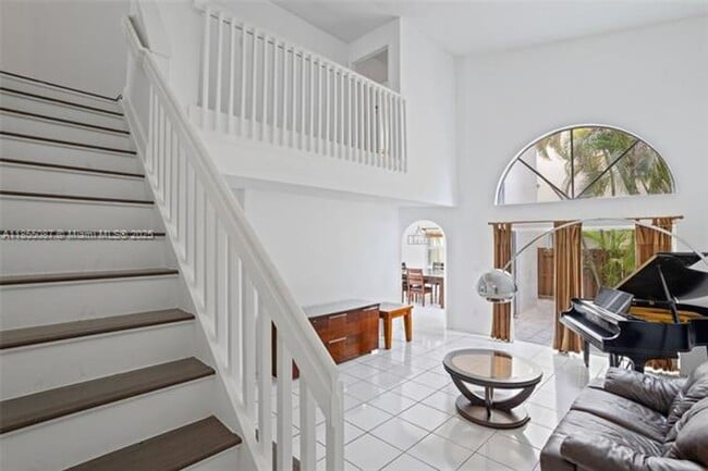 Building Photo - 15623 SW 100th Ln