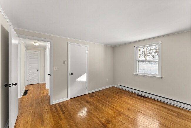 Building Photo - 52B Fuller Mountain Rd