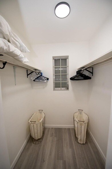 Building Photo - 5320 Taylor St